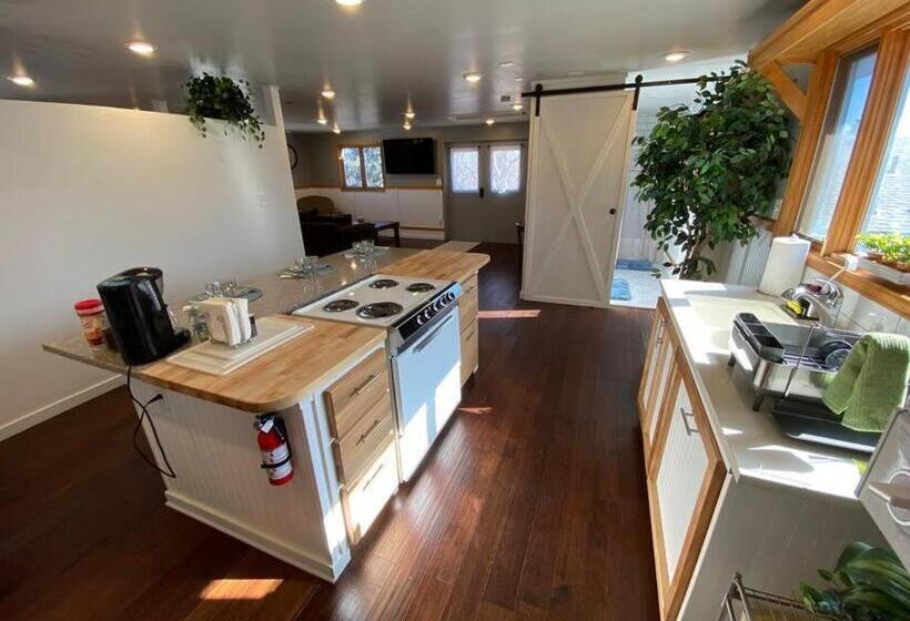 Студио Стандарт Кровать Кинг, Roof Top Stay, King Size Bed, Views Of Loveland