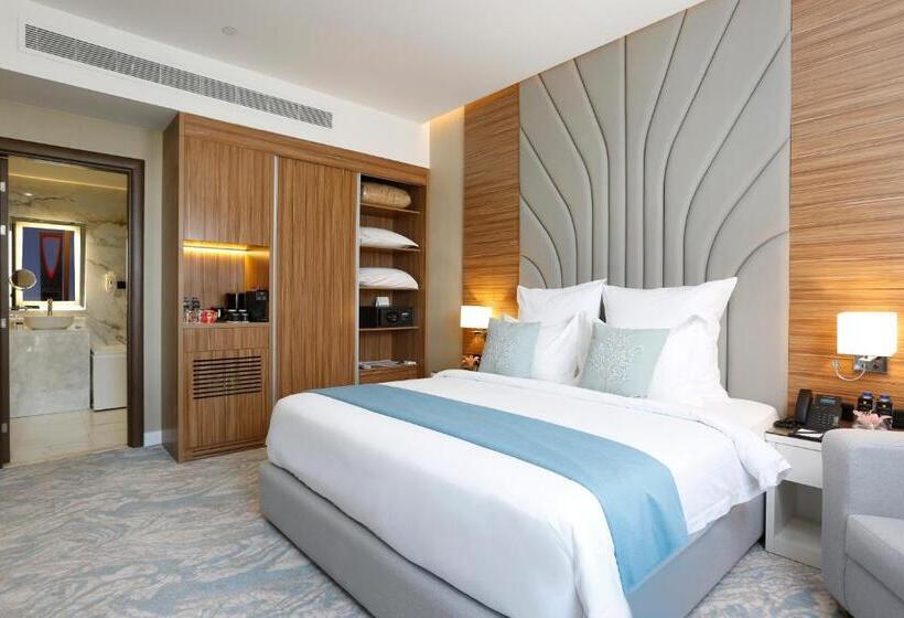 Люкс, Cantonal Hotel By Warwick