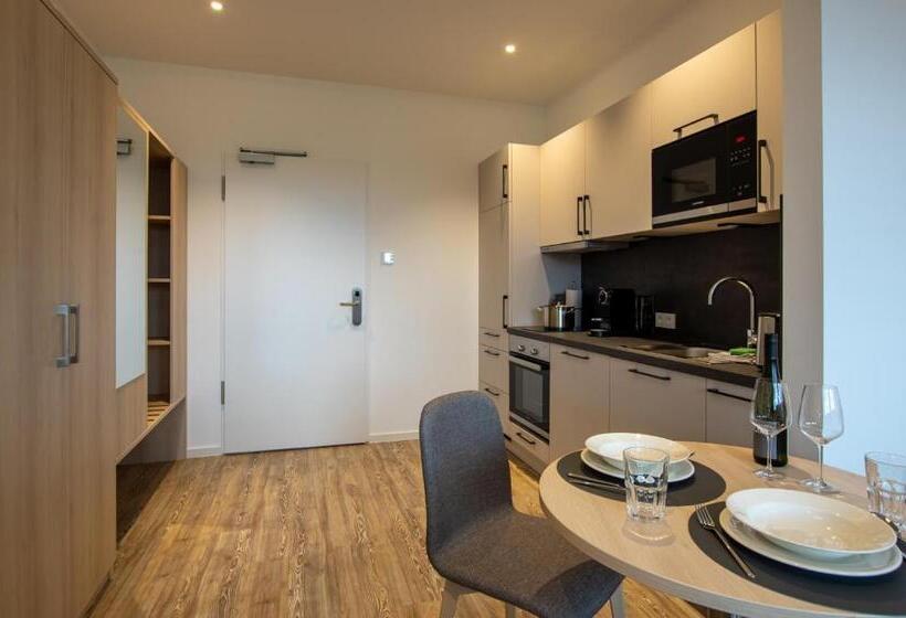 Студия Superior, Livin63 Studio Apartments