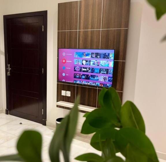 סוויטת 2 חדרי שינה, فندق النزيل الذهبي   Golden Guest