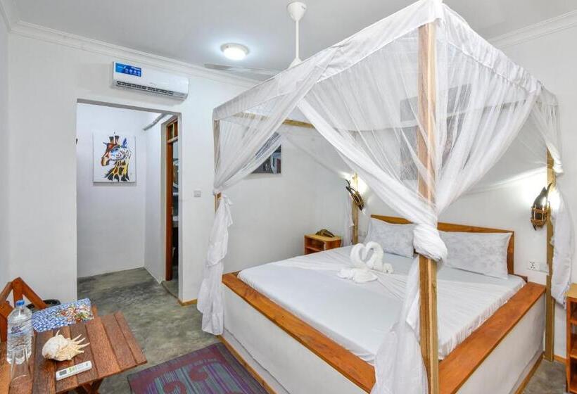 اتاق استاندارد با بالکن, Vinney S Lodge
