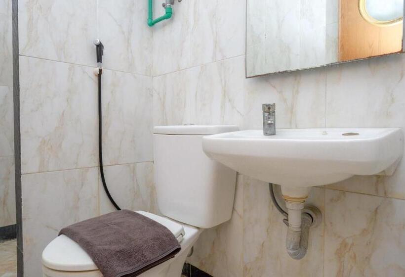 غرفة سوبيريور, Urbanview Hotel Artama Simpang Lima By Reddoorz
