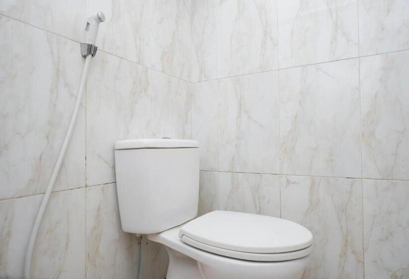 غرفة عائلية, Urbanview Hotel Artama Simpang Lima By Reddoorz