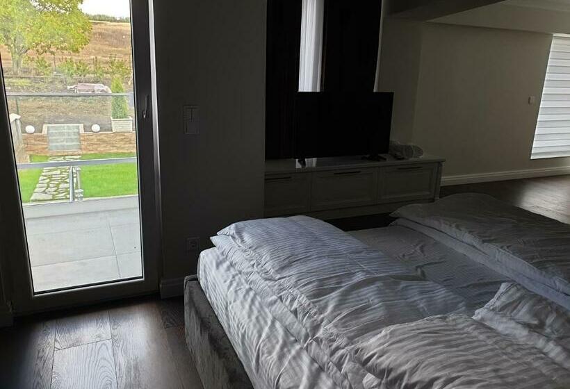 ویلای لوکس 1 خوابه, Casa Viilor