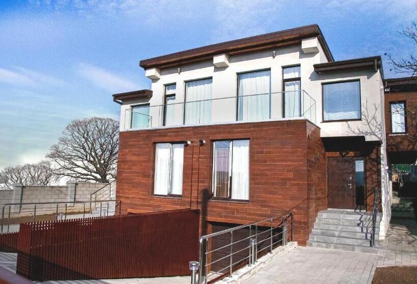 سوییت لوکس, Casa Viilor