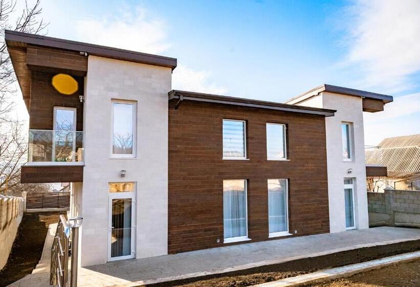 ویلای لوکس 1 خوابه, Casa Viilor