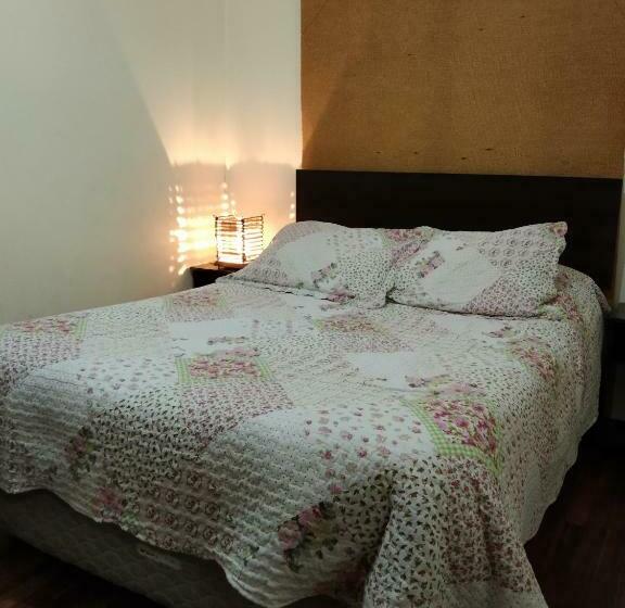 Хижина, Cabaña Hostal Ema