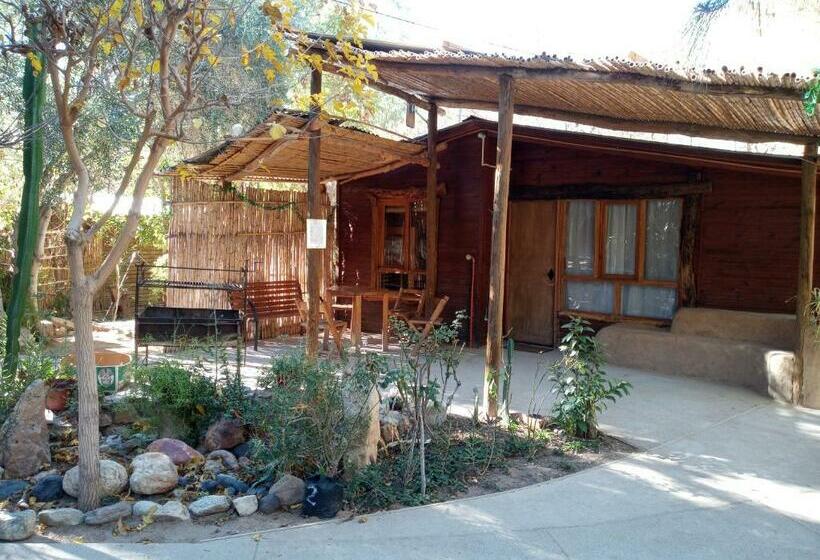 Хижина, Cabaña Hostal Ema