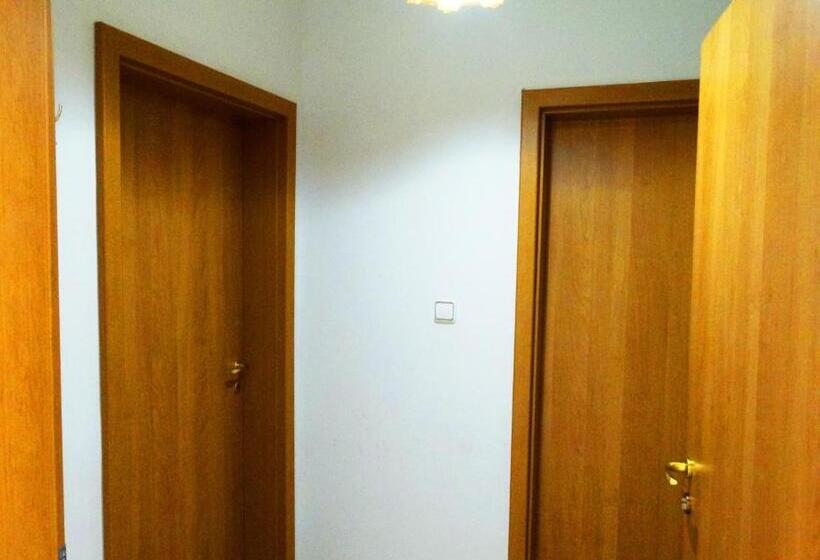 Апартаменты 2 Спальни, Guest House Misha