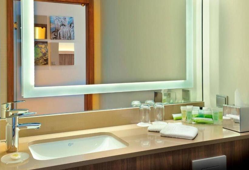 Стандартный Номер Кровать Кинг, Courtyard By Marriott Gdynia Waterfront