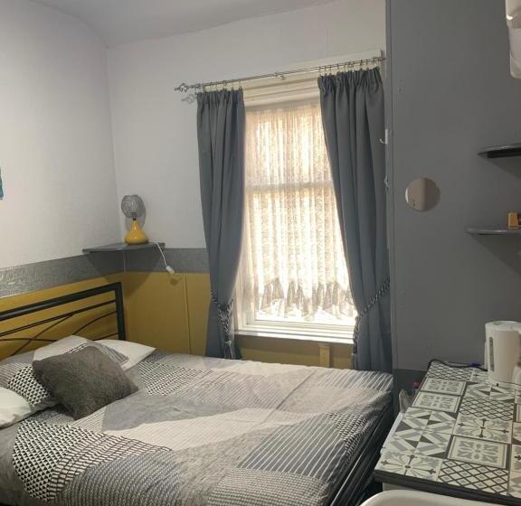 Ekonomiskt Rum, Hornby Villa B&b Couples & Families Only Central Location