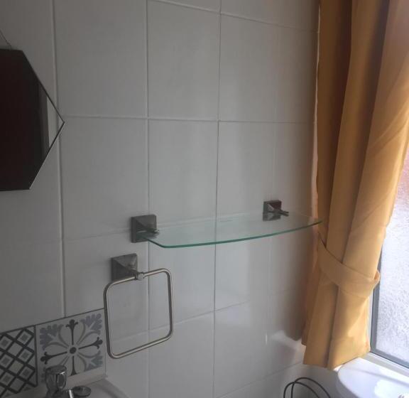 Standardrum, Hornby Villa B&b Couples & Families Only Central Location