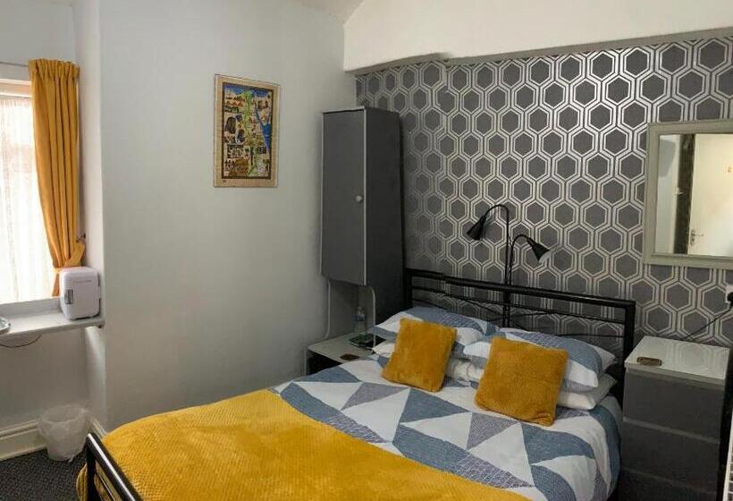 Standardrum, Hornby Villa B&b Couples & Families Only Central Location