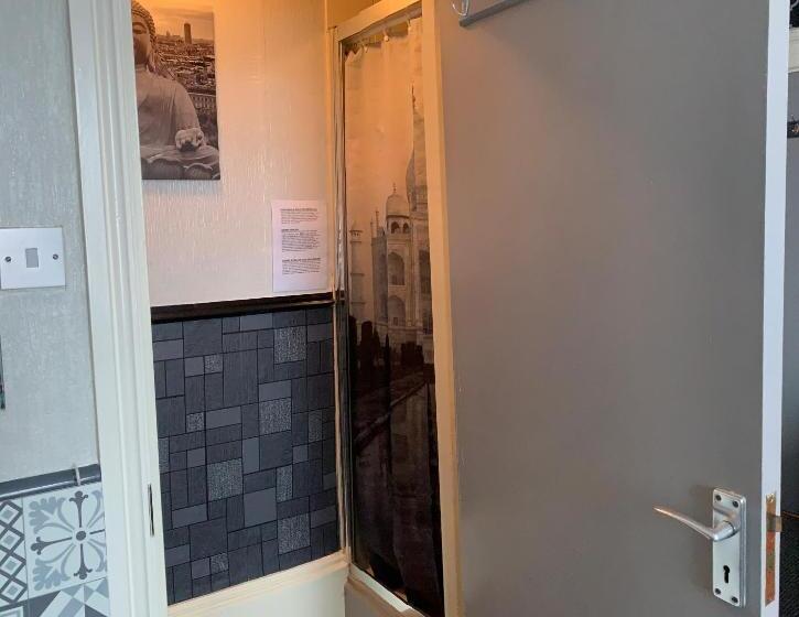 Familiekamer, Hornby Villa B&b Couples & Families Only Central Location