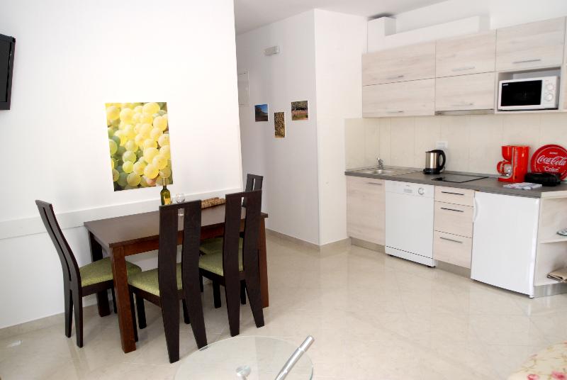 آپارتمان 1 خوابه با بالکن و چشم‌انداز دریا, Villa Samba