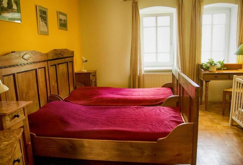 Дом 3 Спальни, Adelheidshof