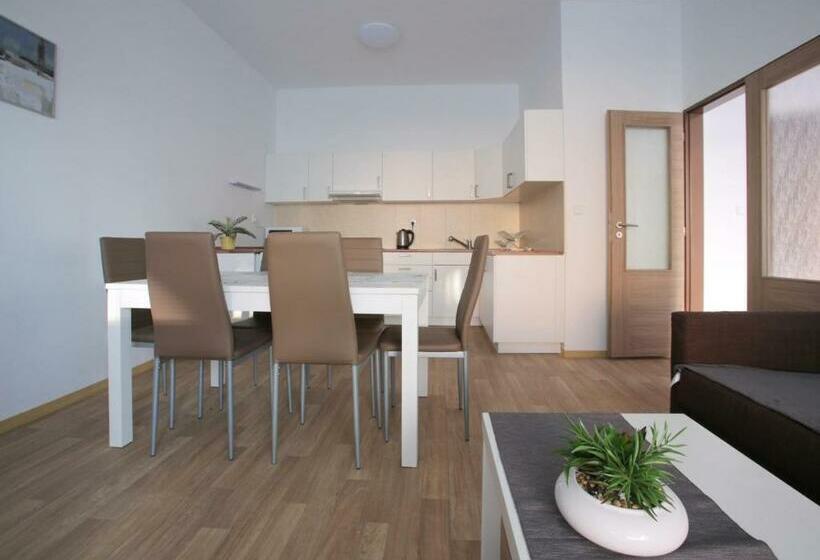 Люкс, Penzion   Apartments Pod Javořicí