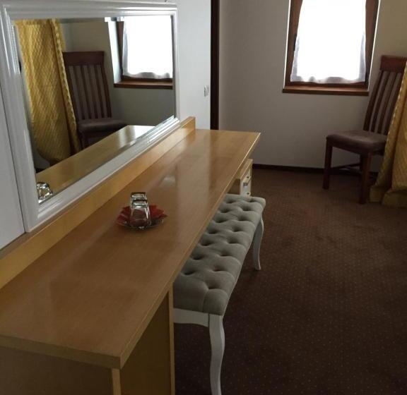 Номер Deluxe с Балконом, Casa De Vacanta Saru Dornei