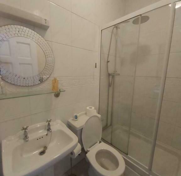 Номер Basic, Sergeants Accommodation