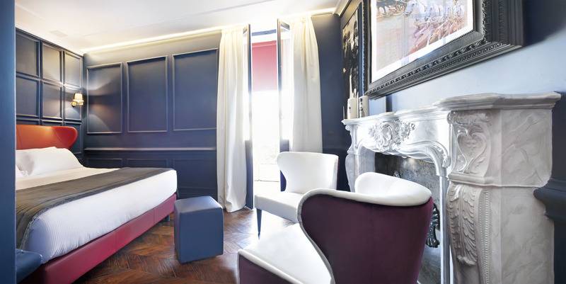 اتاق لوکس, The Corner Roma