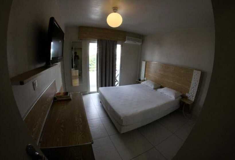 اتاق استاندارد سه نفره, Hôtel Select   Réunion