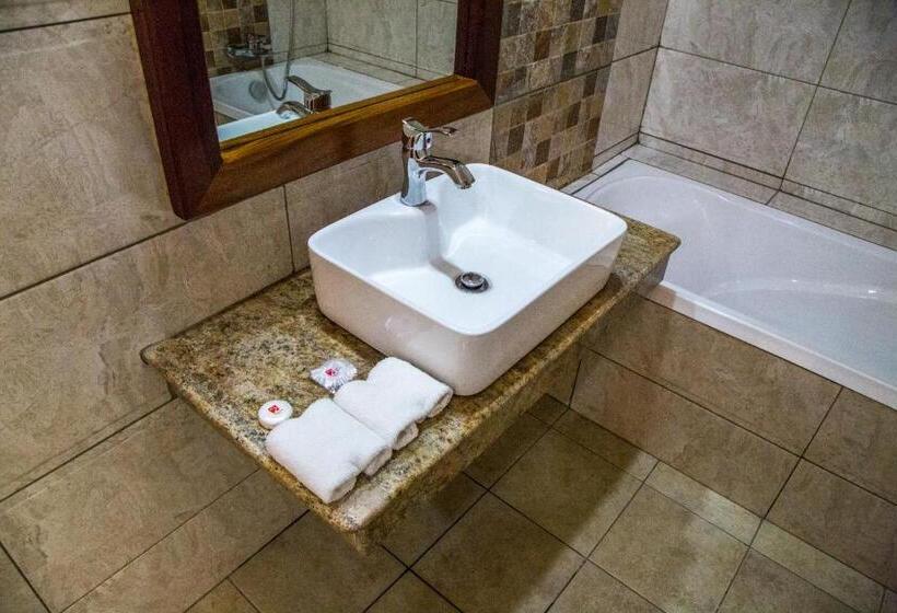 اتاق سوپریور, Lake Naivasha Resort