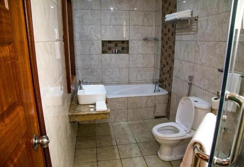 اتاق لوکس, Lake Naivasha Resort
