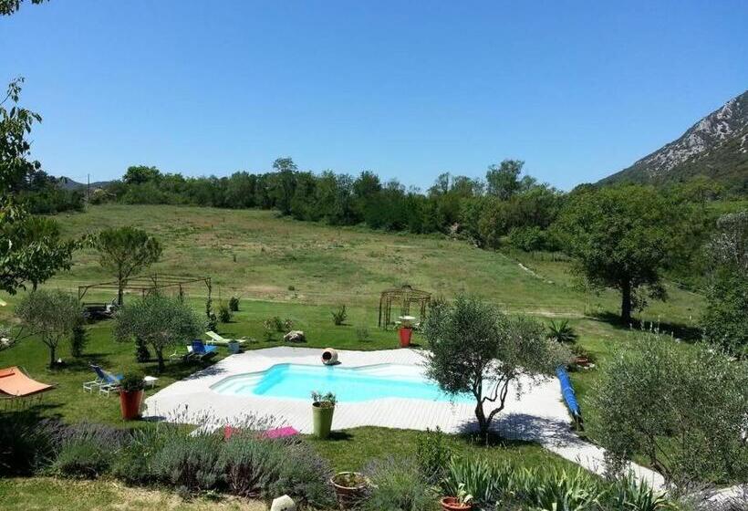 Дом 1 Спальня, Domaine De Rochebelle