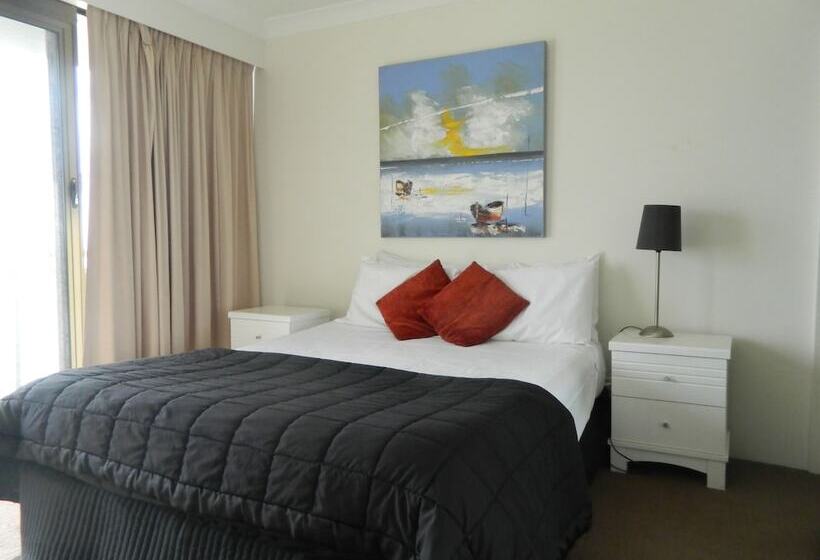 Апартаменты 4 Спальни, Royal Palm Resort On The Beach