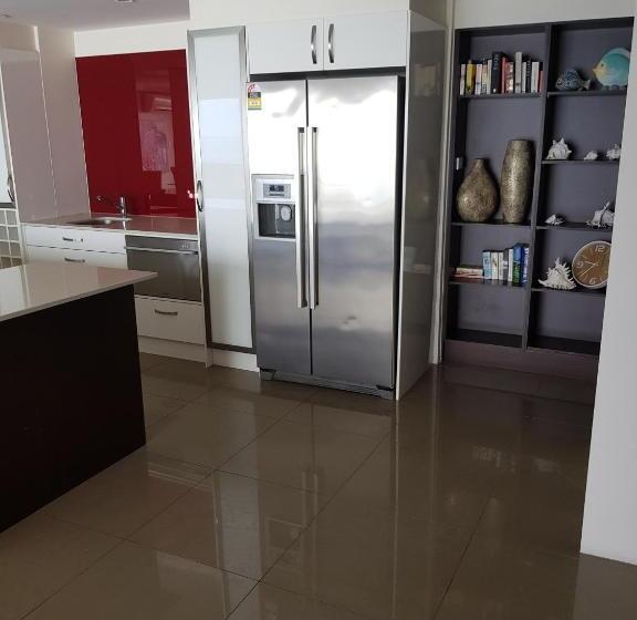 Апартаменты 4 Спальни, Royal Palm Resort On The Beach