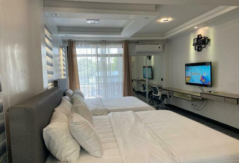 디럭스 스위트 킹 침대, L’hyacinth Hotel And Resort