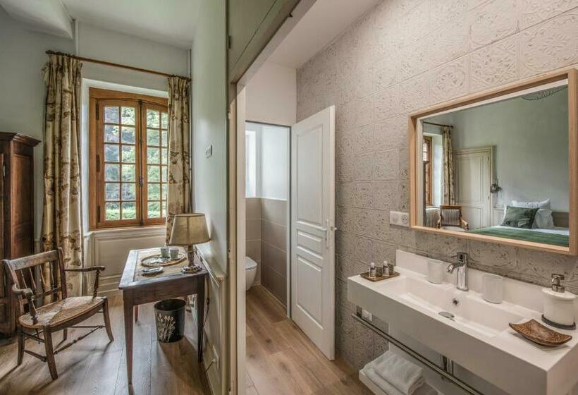 Номер Стандарт, Au Vieux Château