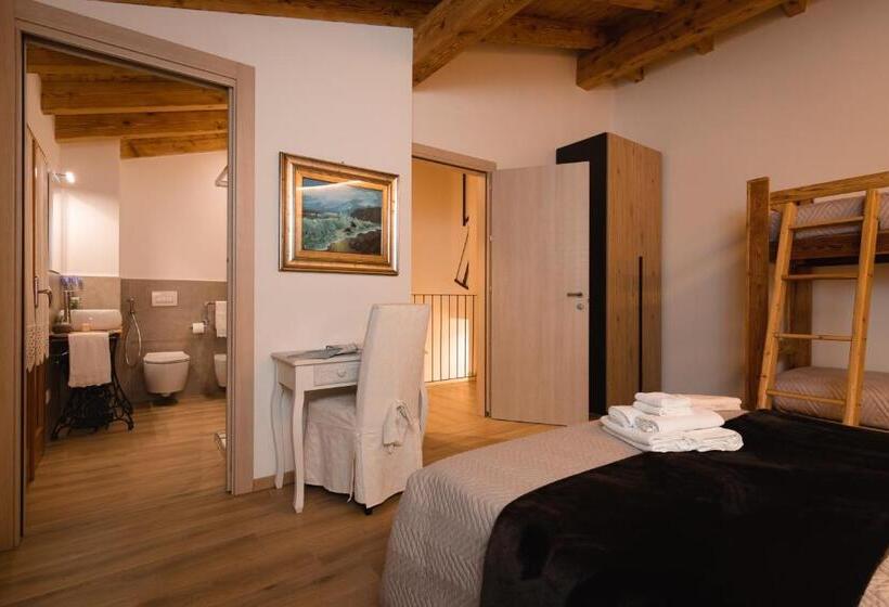 Четырехместный Номер Стандарт с Балконом, Alla Vecchia Contrada B&b