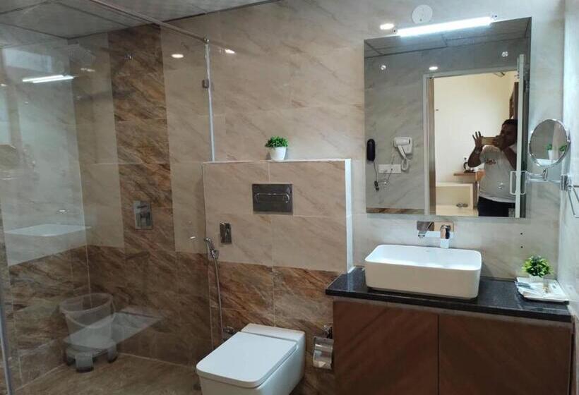Люкс Вид на Сад, Club 21 By Sariska Fun City, Alwar