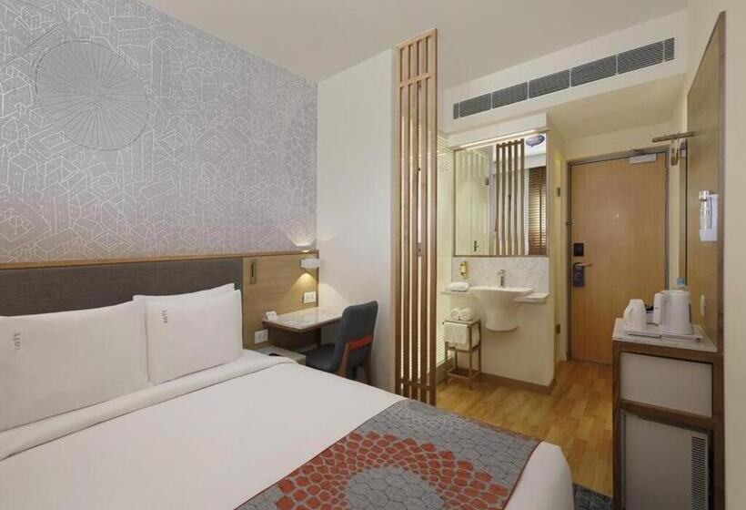 Standard Szoba Queen Size Bed, Holiday Inn Express Gurugram Sector 50, An Ihg