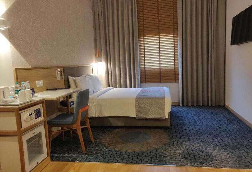 Mozgáskorlátozott Standard Szoba, Holiday Inn Express Gurugram Sector 50, An Ihg