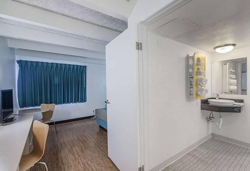 Номер Deluxe, Motel 6kokomo, In
