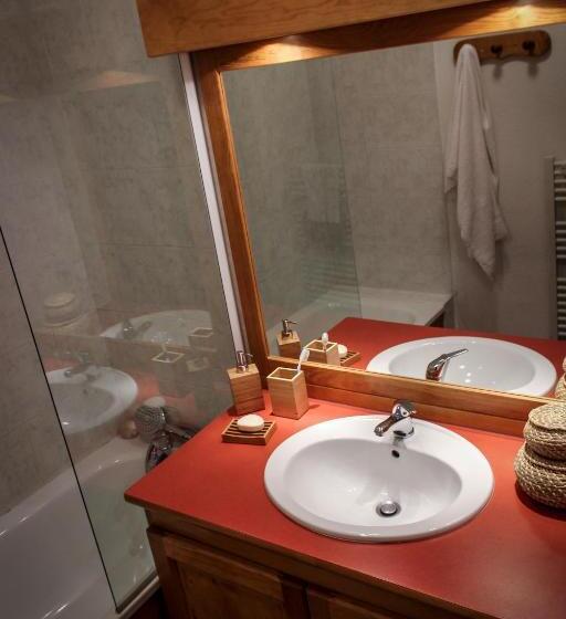 Апартаменты Comfort 2 Спальни, Vaujanylocations   Les Valmonts