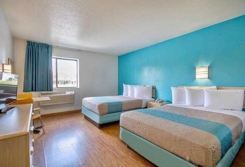 带2个双人床的标准工作室, Motel 6  Georgetown, Ky  Lexington North