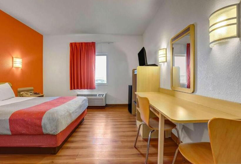 장애인을 위한 스탠다드 룸, Motel 6 Lemoore, Ca