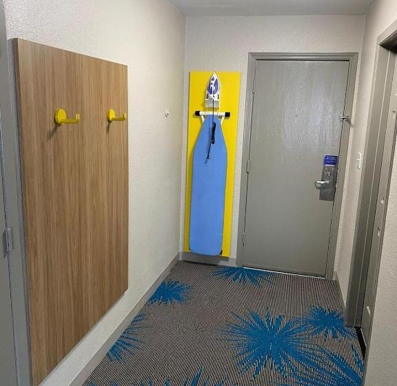 Номер Стандарт Адаптированный для Инвалидов, Days Inn By Wyndham Waco University Area
