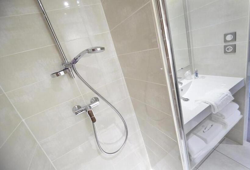Номер Стандарт, Kyriad Saint Chely D Apcher  Aire De La Lozere