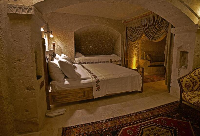 سوییت جونیور, Grand Cave Suites