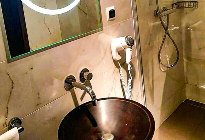 اتاق اکونومی, Grono Apartamenty