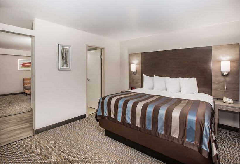 Люкс, Wingate By Wyndham Louisville Airport Expo Center