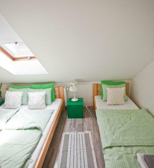 Четырехместный Номер Стандарт, Hostel 33