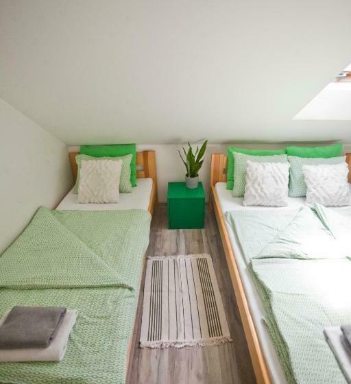 Четырехместный Номер Стандарт, Hostel 33