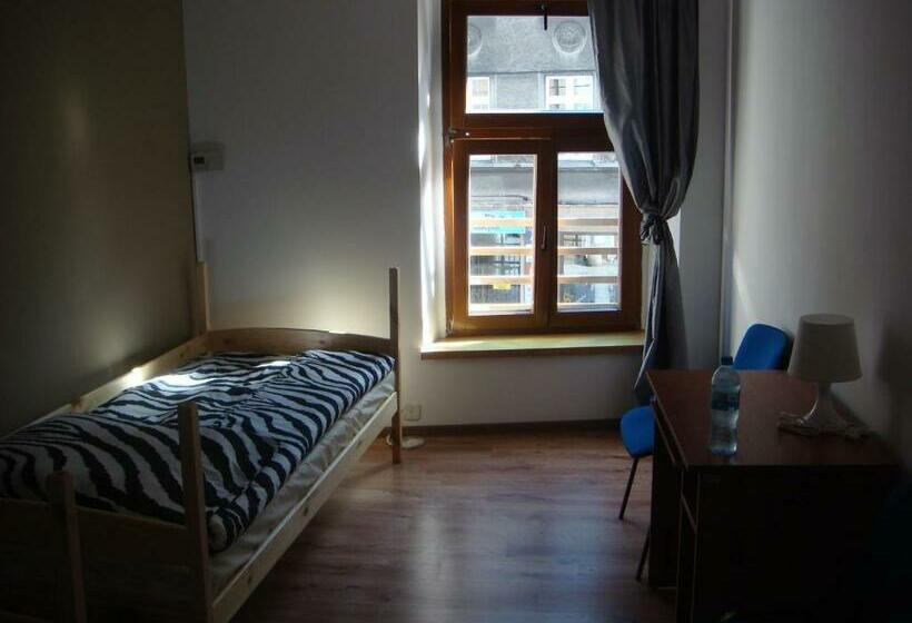 Номер Стандарт Совместная Ванная, Hostel Gliwice Centrum