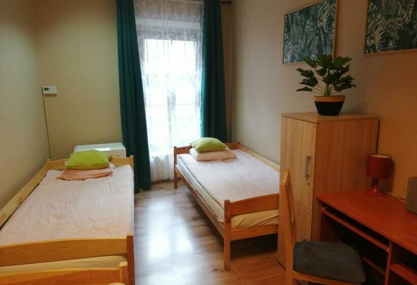 Номер Стандарт Совместная Ванная, Hostel Gliwice Centrum