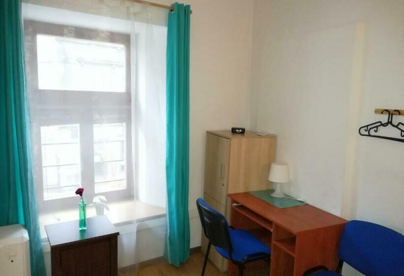 Номер Стандарт Совместная Ванная, Hostel Gliwice Centrum